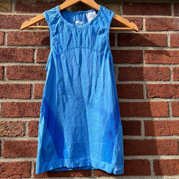NIKE FIt Dry Womens Light Compression Tank Top Blue Size Medium - Picture 1 of 6